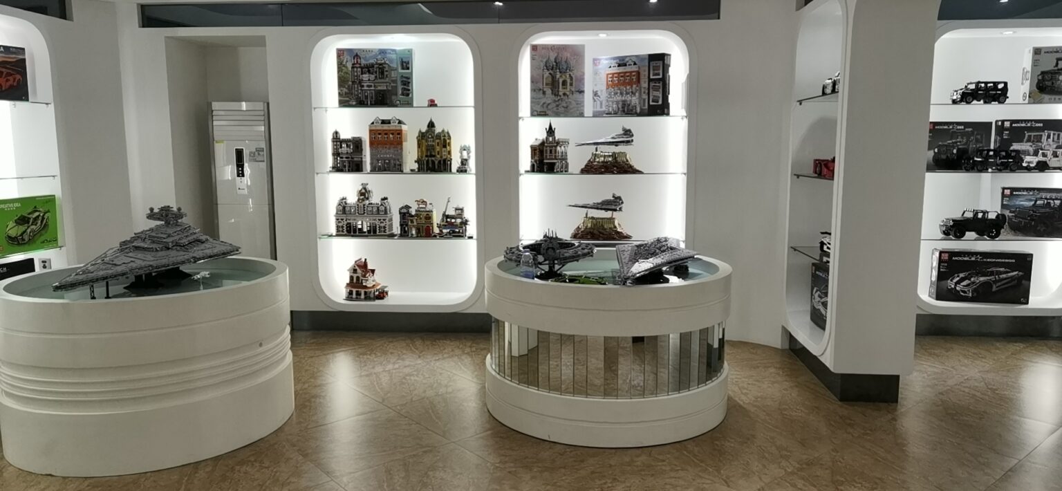 mould-king-about-us-banner-4