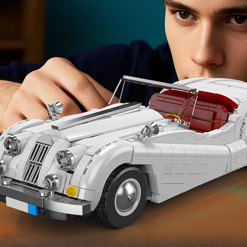 Mould King 10236 Classic XK140 Convertible Sports Car Construction Set | 1,302 Pieces - Image 3
