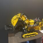 MOULD KING 17070 Liebherr R 9800 Mining Excavator Building Sets - 4,767 PCS photo review